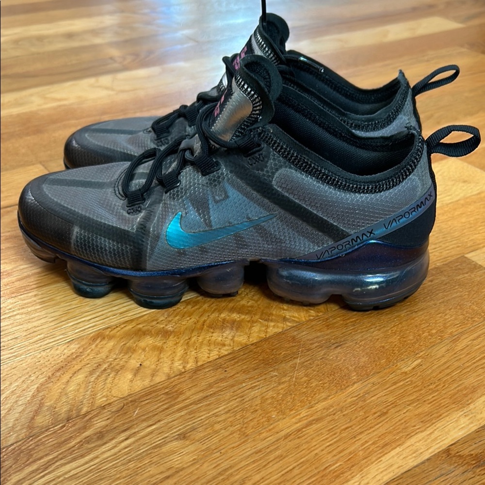 Nike Air Vapormax 2018 GS Youth Black and Gray Sneakers AJ2616-003